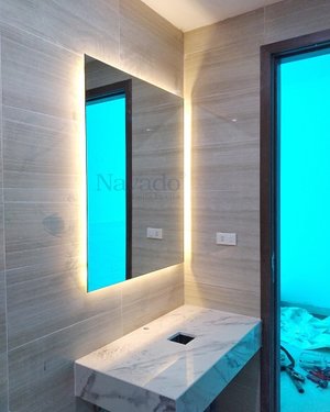 Gương phòng tắm đèn led hình chữ nhật đứng