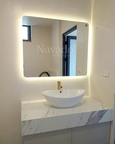 Gương nhà tắm hình chữ nhật có LED có đắt không?
